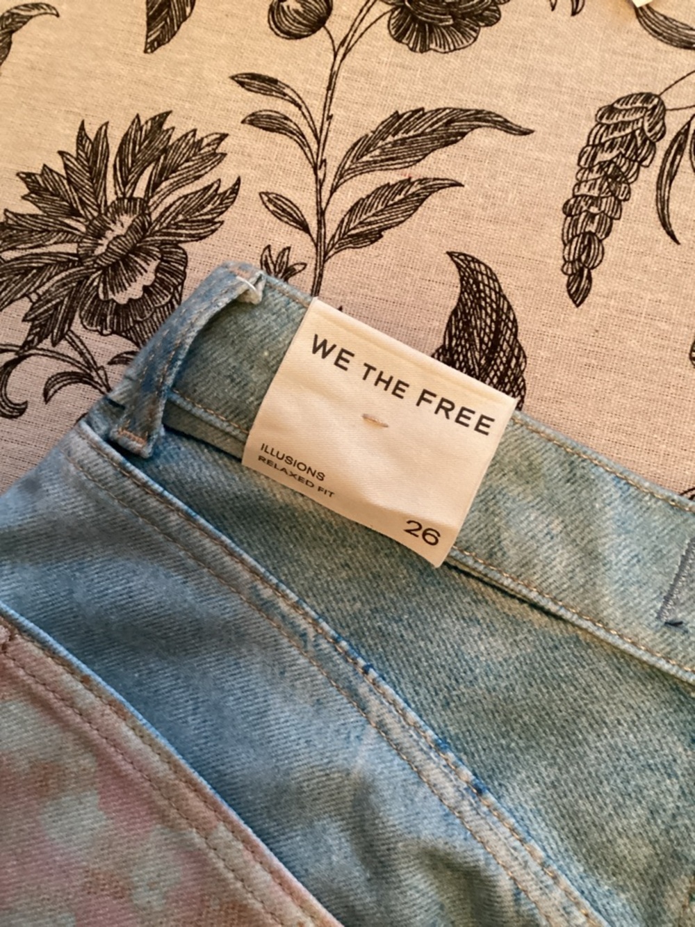 FREE PEOPLE We The Free Illusions Printed Relaxed Jeans size 26 - Picture 15 of 16